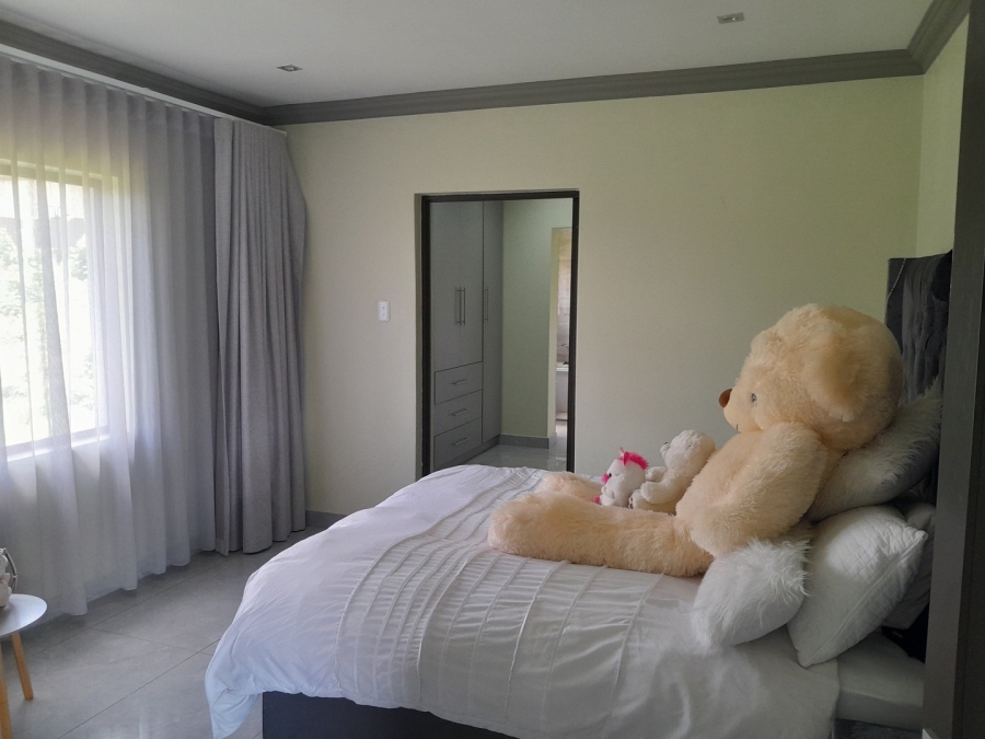 6 Bedroom Property for Sale in Kosmos Ridge North West